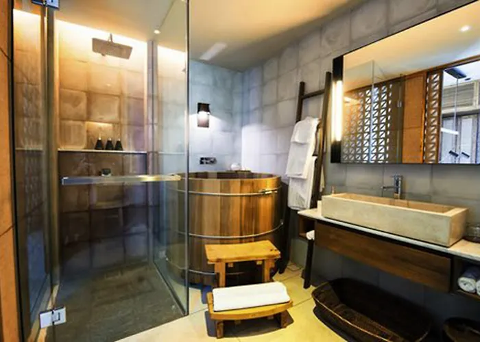 Bisma Eight Otel 5*